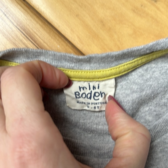 Mini Boden Sz. 5-6 Guitar Appliqué Long Sleeve T-shirt - Picture 6 of 7